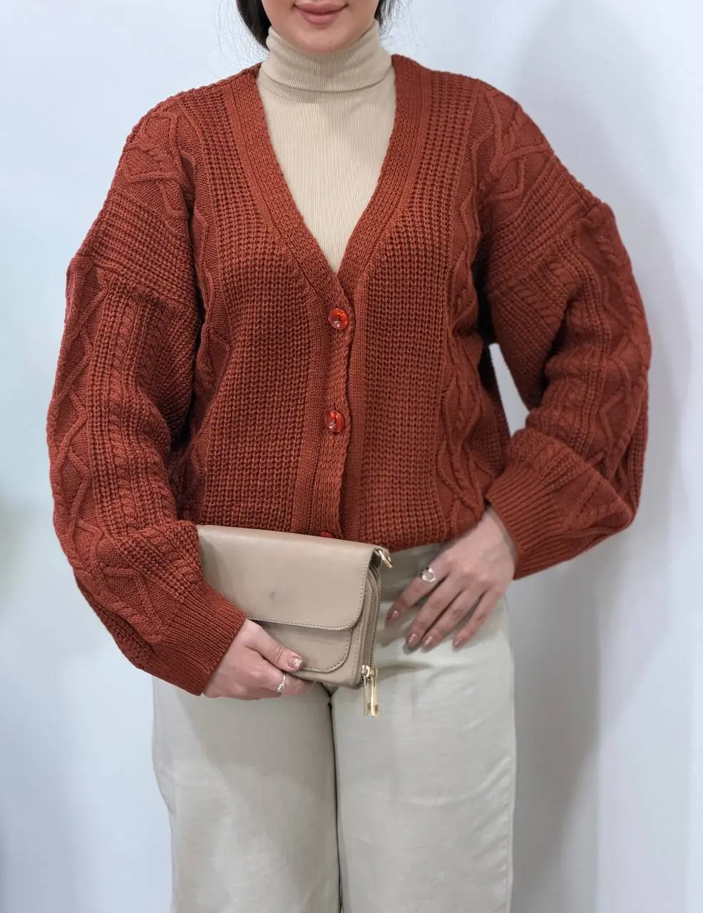 بافت جلو دکمه آرزو